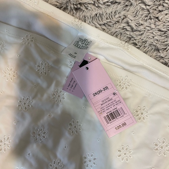 NWT White Floral Swim Bottoms - Picture 2 of 2